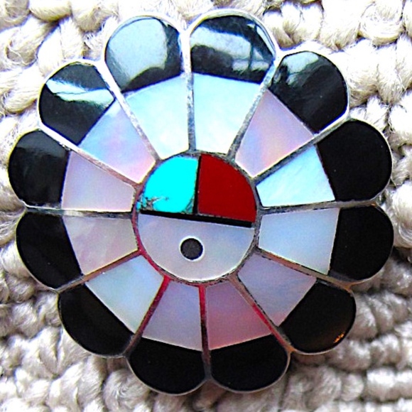 Vintage Jewelry - Sterling Silver Zuni SunFace Medallion Pendant Pin